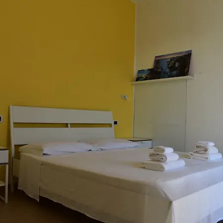 Punta Prosciutto Rooms بيت ضيافة